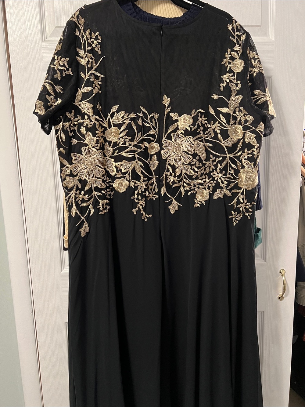 Betsy & Adam Black and Gold Floral Dress/gown
Full length - Picture 15 of 16